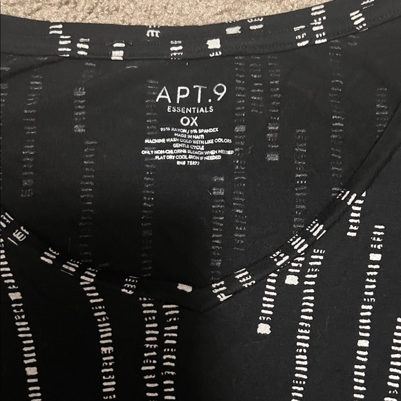 Apt. 9 Black and White Patterned Blouse - Picture 2 of 4